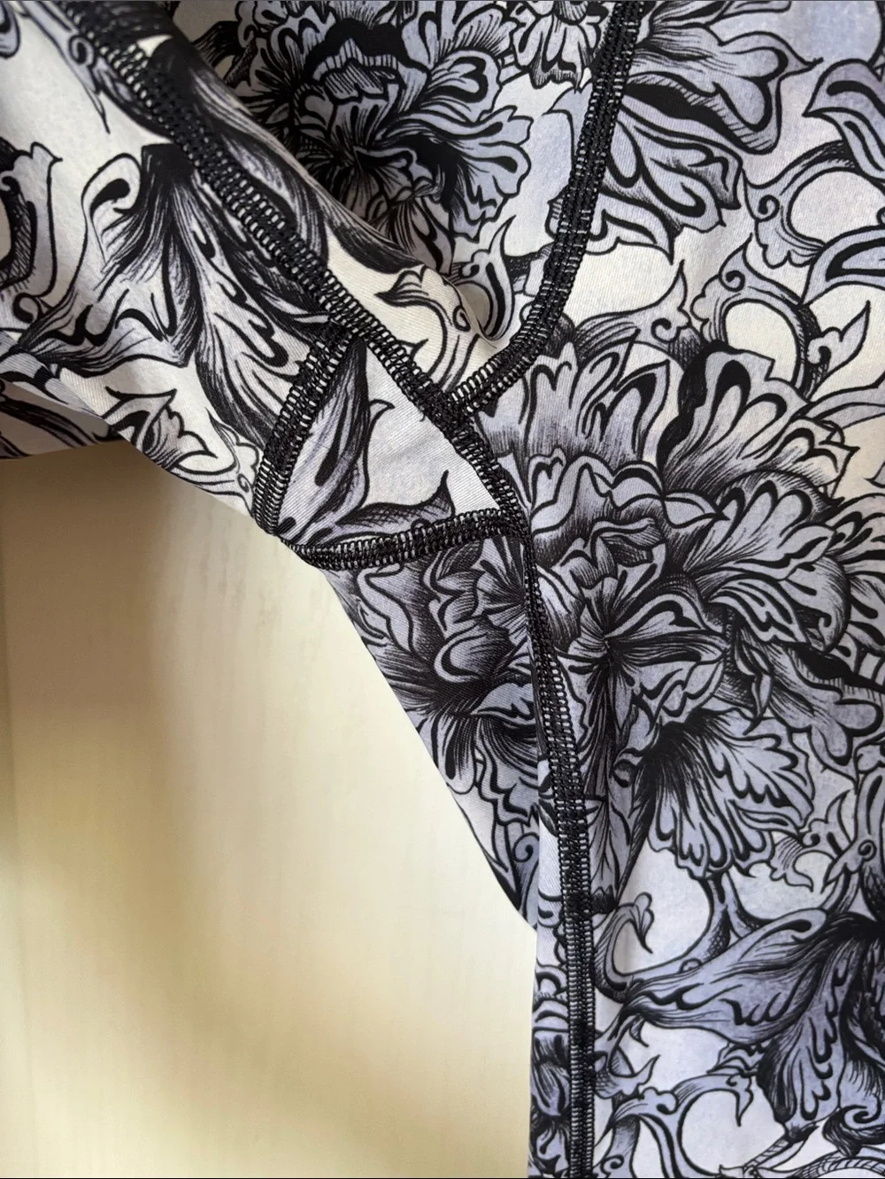 Lululemon Floral High Rise Leggings Blue Black Print Yoga Pants